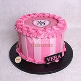 W31.b VICTORIA SECRET - Women Birthday Cakes - WILTON PATISSERIE